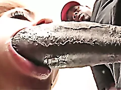 Une adolescente sauvage explore un orgasme intense avec précision, retardant l'orgasme